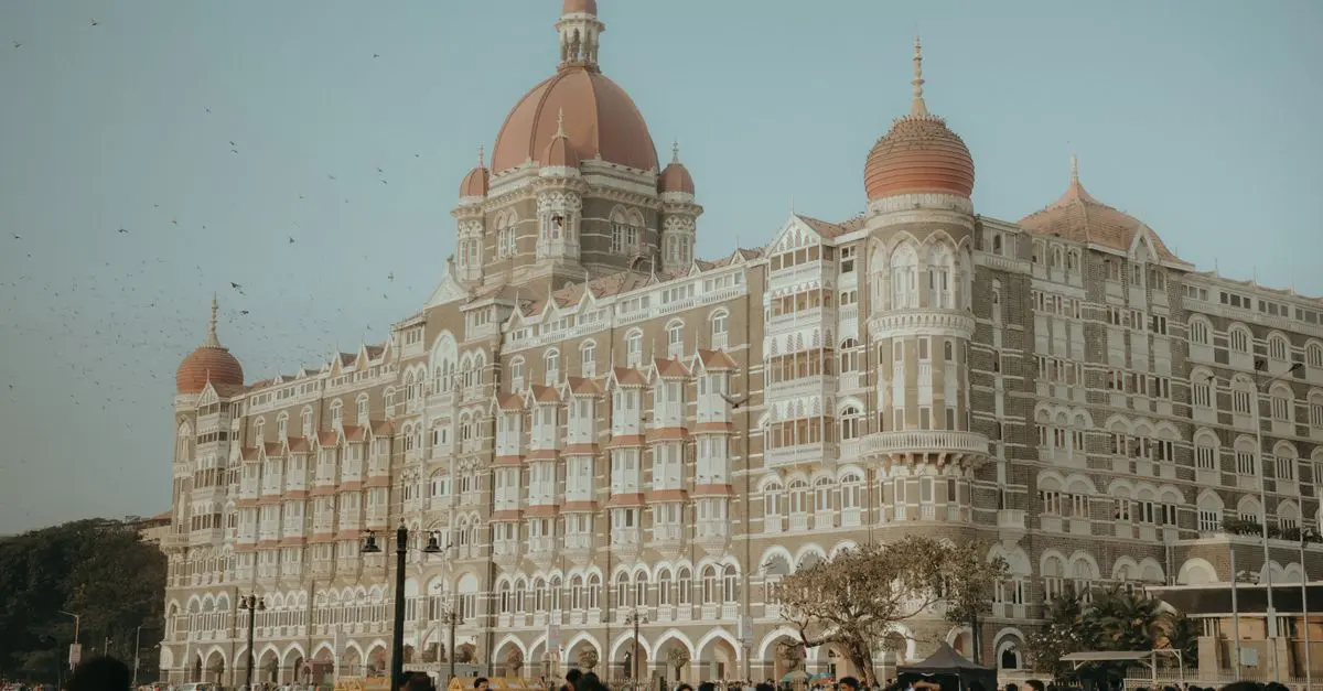 Comparatif : Hôtel Traditionnel vs Hôtel Moderne